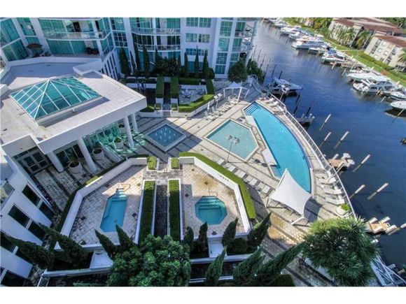 Apartamento de Alta Padrao A Venda em Aventura - Miami - $550,000