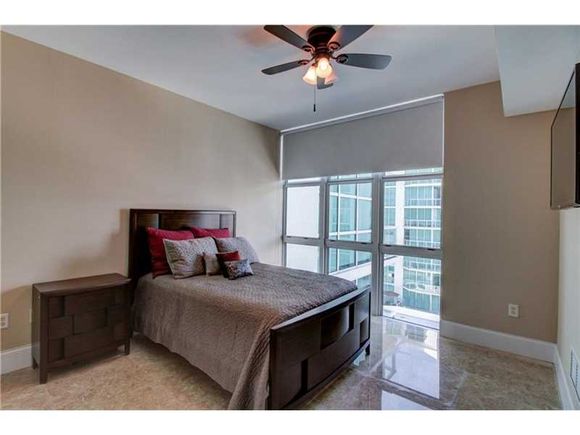 Apartamento de Alta Padrao A Venda em Aventura - Miami - $550,000
