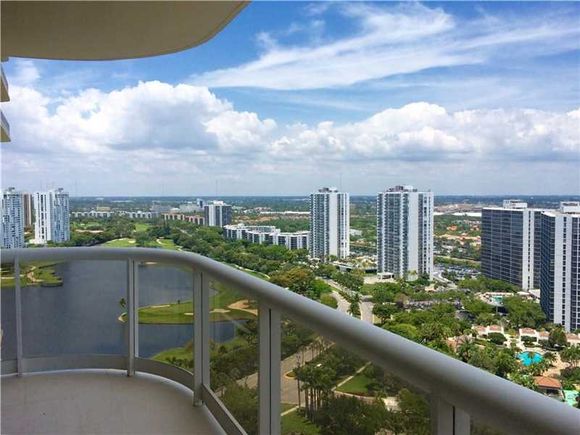 Apartamento com visto do mar em Aventura - Miami - $549,000  
