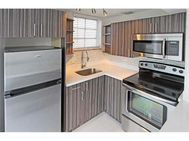 Apartamento para Vender em Miami Beach com Vista para o Oceano $334,900