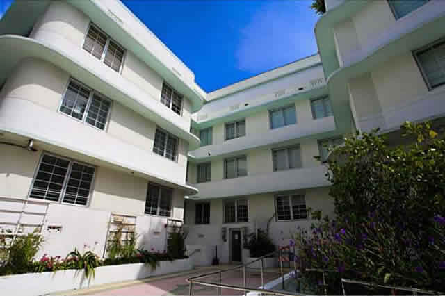 Apartamento a Venda em Miami Beach Perto do Oceano, Bares e Restaurantes $484,900