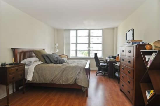 Apartamento com Vista Parcial para o Oceano em Miami Beach $329,999