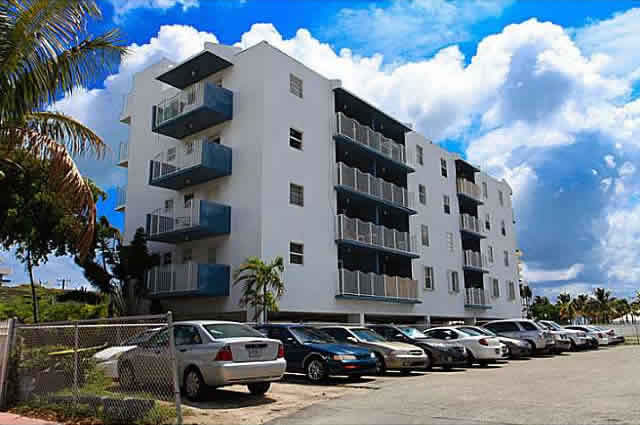 Apartamento em Condomínio a Venda em Maravilhosa Localidade $284,900