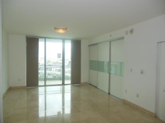 Apartamento em Miami com Vista Maravilhosa $259,900