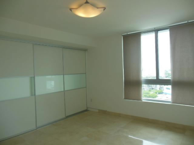 Apartamento em Miami com Vista Maravilhosa $259,900
