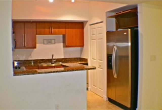 Espetacular Apartamento a Venda em Coral Gables, Florida $325,000