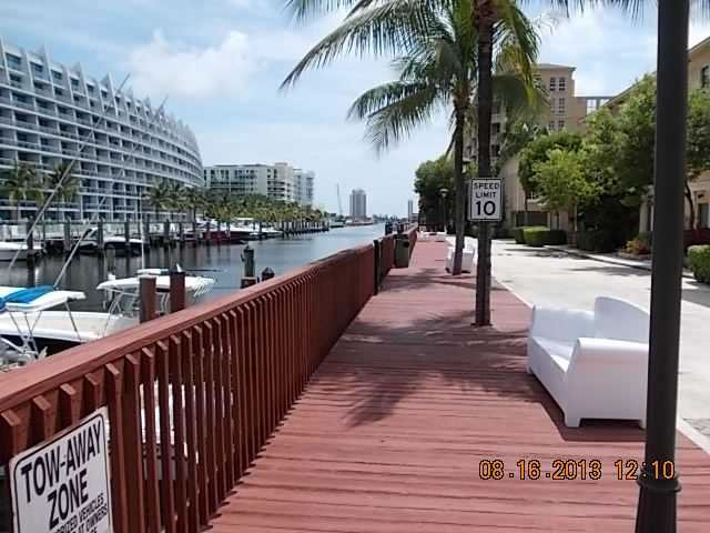 Townhouse em Condomínio, em Aventura, Miami $174,000