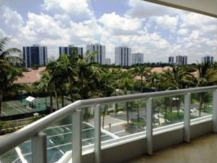 Fantástico Apartamento em Aventura, Miami $719,000