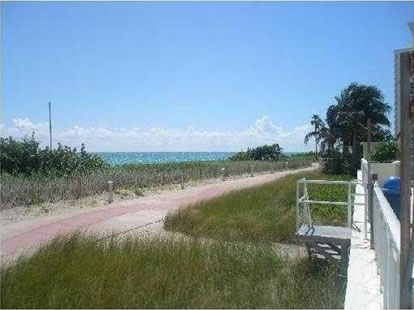 Collins Ave - Miami Beach em frente a praia $315,000