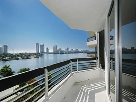 Aventura - Miami - Apartamento Predio Alto - 2 Quartos $400,000