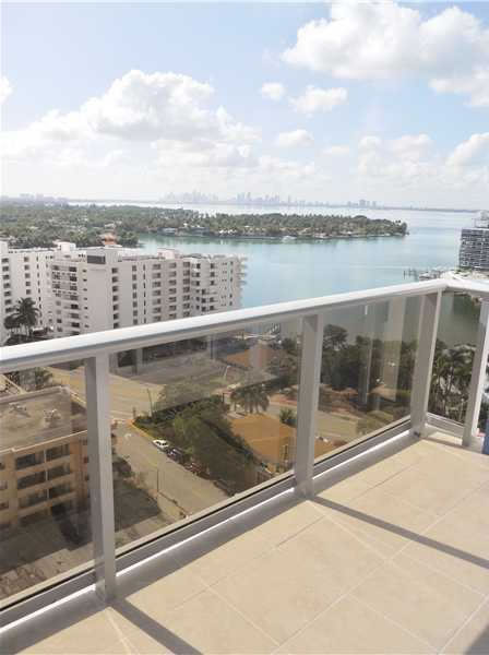 Apartamento com Vista Linda em Miami Beach $249,990