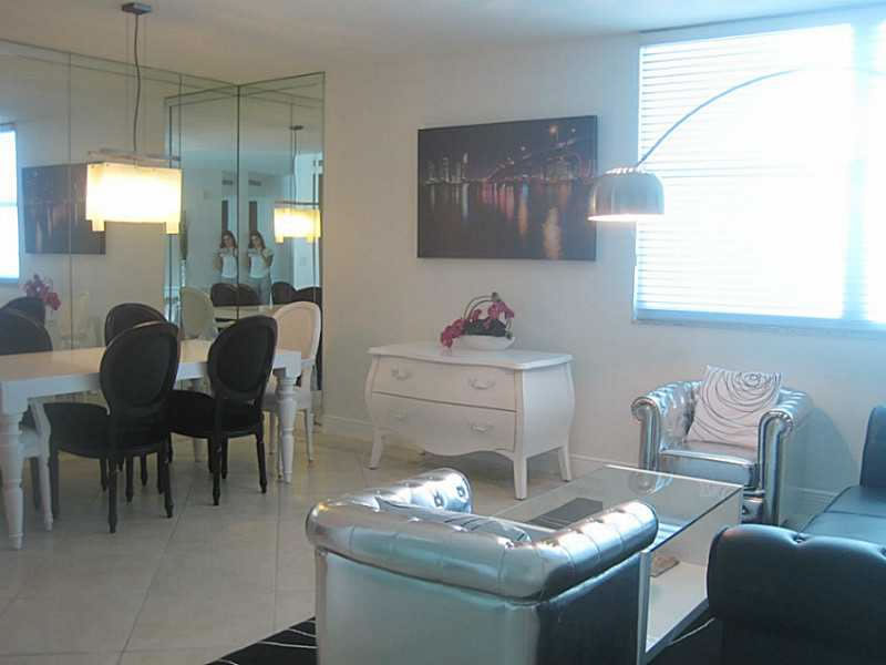 Collins Ave - Miami Beach - Visto o Mar Apartamento 2/2 $385,000