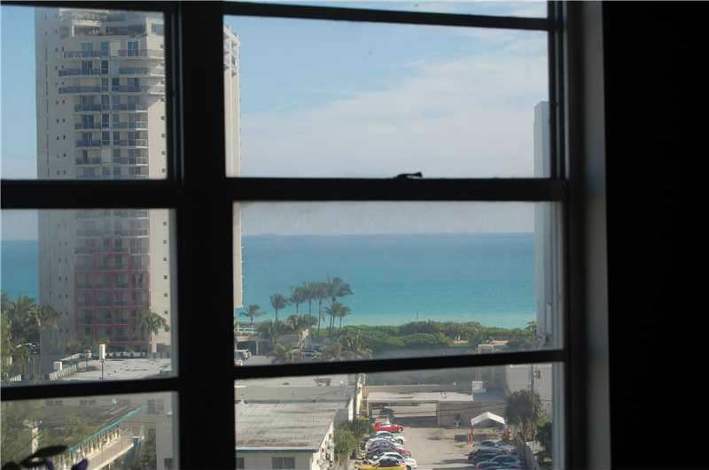 Apartamento em Miami Beach com Vista para o Mar $245,000