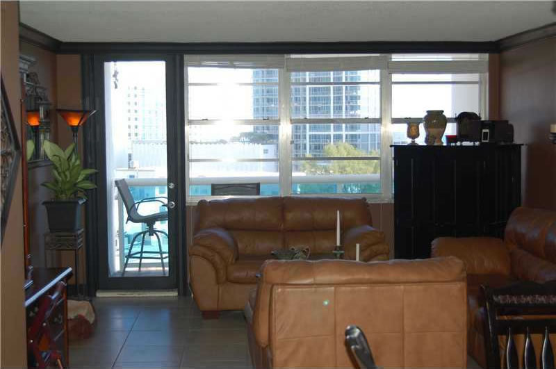 Apartamento em Miami Beach com Vista para o Mar $245,000