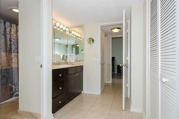 Penthouse Apartamento 2/2 - Aventura - Miami - Perto da Praia $289,000