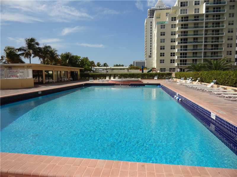 Apartamento Collins Ave - Miami Beach - Em Frente O  Mar $377,000