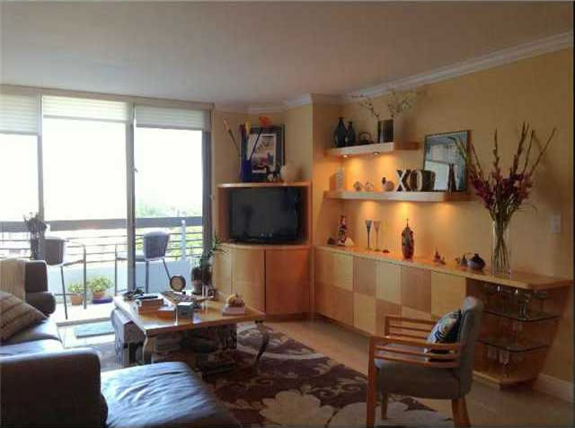 Apartamento de Luxo - 2 Quartos / 2 Banheiros - Aventura Miami $349,000