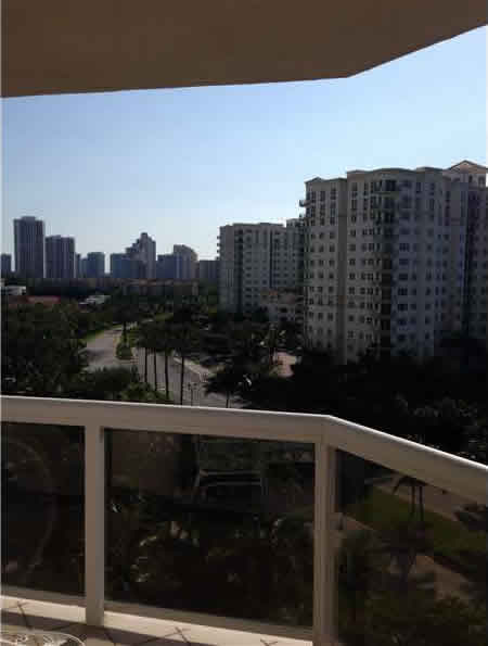 Apartamento 2 Quartos - Aventura - Miami $389,000