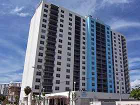 Apartamento em prédio com muito para oferecer em South Beach - Miami Beach $300,000