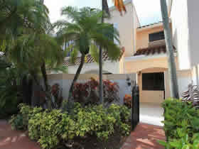 Townhouse com 2 quartos todo reformado em Aventura $290,000