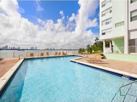 Apartamento em South Beach perto do Lincoln Road $200,000