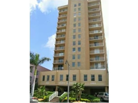 Apartamento em frente a praia - Collins Ave em Miami Beach $259,000