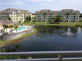 Belo Apartamento com Vista para o Lago