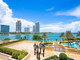 Condomínio Luxuoso com 3 Quartos na exclusiva Fisher Island $8,200,000