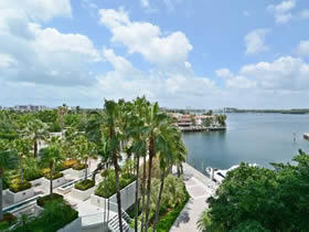 Apartamento de 2 Quartos no Williams Island - Aventura - Miami- $310,000 