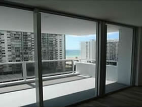 Apartamento chique de 2 Quartos com varanda no Millionaires Row - Collins Ave - Miami Beach $339,000