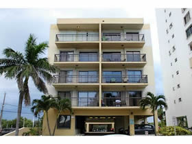 Apartamento de 2 Quartos em Frente a Praia - Collins ave - Millionaires Row - Miami Beach $349,000  