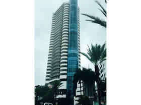 Apartamento em Frente a Praia - Miami Beach - Collins Ave $360,000 