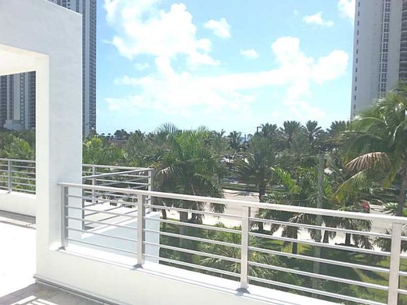 Mansao de Luxo em Sunny Isles - Miami Beach