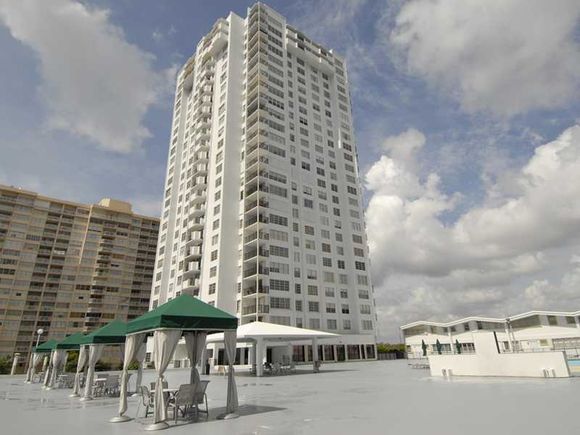 Apartamento com Vista do Mar - Miami- 2 dormitorios - reformado - $269,900 