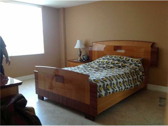 Apartamento com Vista do Mar - Miami- 2 dormitorios - reformado - $269,900 