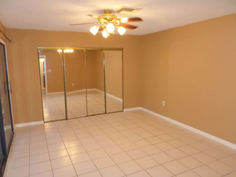 Casa de 2 Andares com Excelente Preço em Fort Pierce $59,000