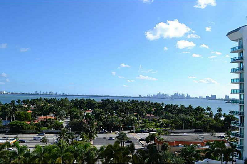 Apartamento de 2 Quartos em Bay Harbor Islands, Miami $385,000