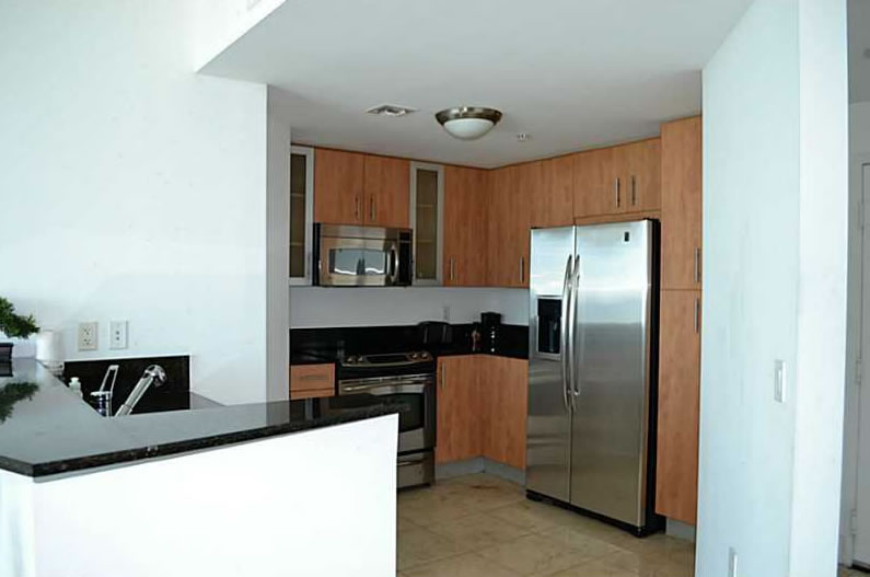 Apartamento de 2 Quartos em Bay Harbor Islands, Miami $385,000