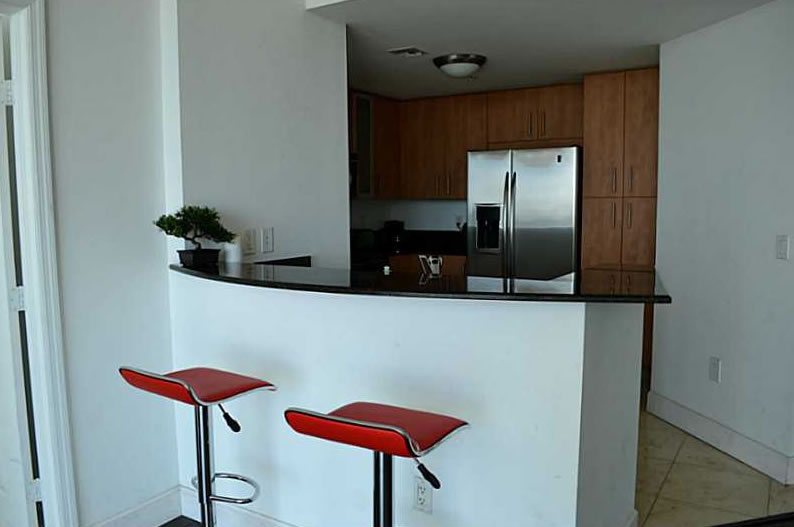 Apartamento de 2 Quartos em Bay Harbor Islands, Miami $385,000