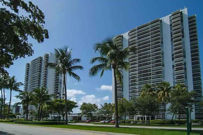 Apto 2/2 Aventura - Miami perto da praia $240,000