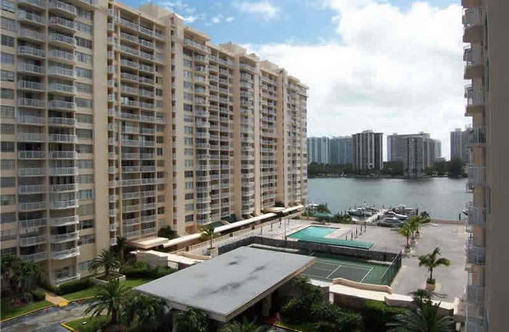 Apartamento 2/2 Aventura - Miami $220,000
