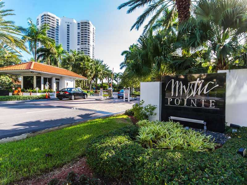 Apartamento com varandão em Aventura - Miami $449,000