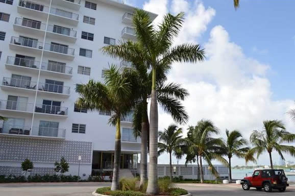 Apartamento com bela vista em South Beach - Lincoln Road $349,000