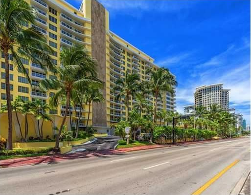 Apartamento 2/2 em Collins Ave - Miami Beach $375,000