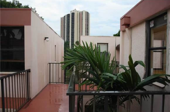 Apartamento com 2 quartos todo reformado em Aventura - Miami $249,000