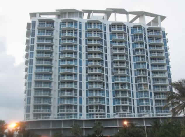 Apartamento com 2 quartos todo reformado em Aventura - Miami $349,000
