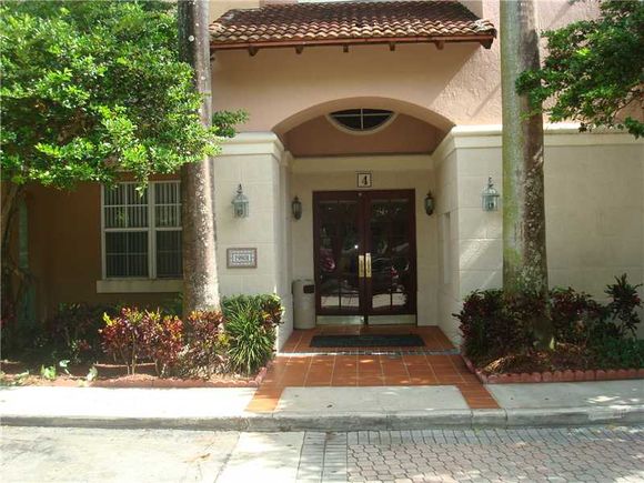 Apartamento de 2 quartos no Iate Club - Aventura em Miami $329,000