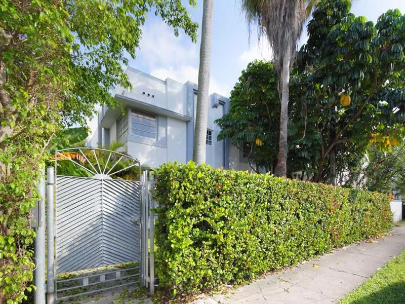 Apartamento com estacionamento reservado em South Beach - Miami $239,000