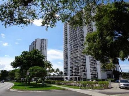 Apartamento de 2 quartos reformado em Aventura - Miami $269,900