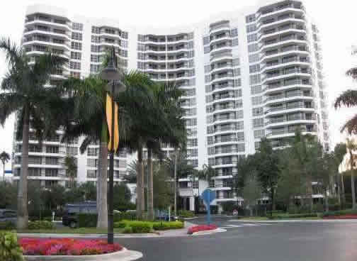 Apartamento de 2 quartos com vista para o mar em Aventura - Miami $420,000